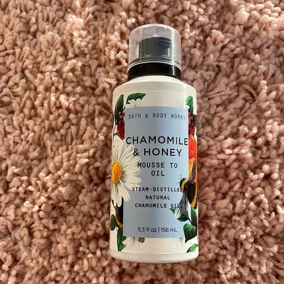 Bath & Body Works Chamomile & Honey Mousse to Oil 5.3 Oz - Picture 1 of 1